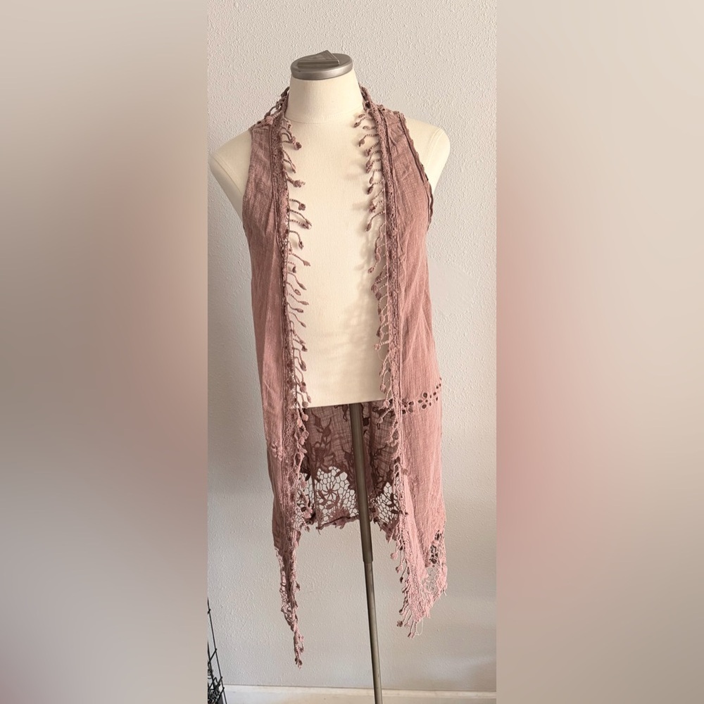 XCVI Dusty Rose Bohemian Sleeveless Tunic with Crochet Detail Medium